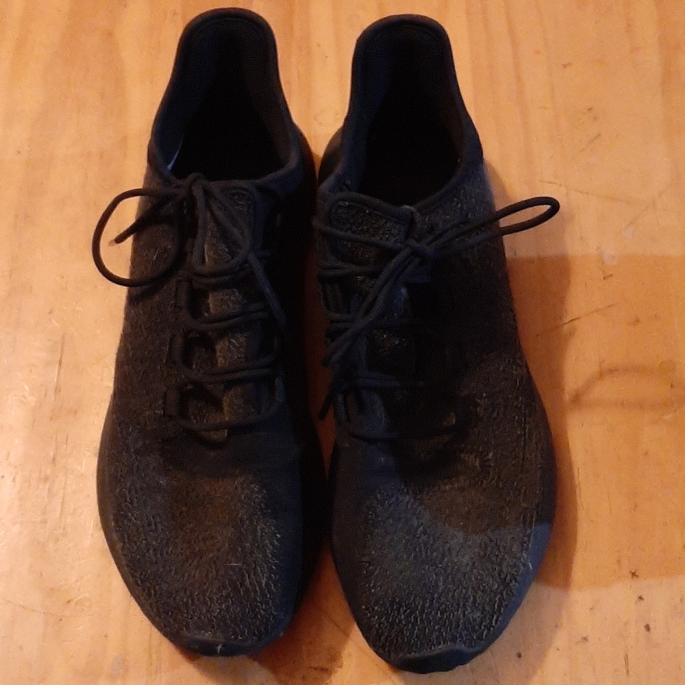 Mens Adidas tennis shoes black size 10.5